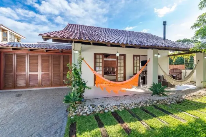 Casa em Jurerê com 4 dormitórios