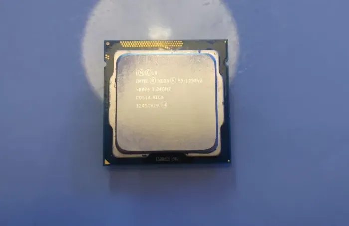 I7 3770 (Xeon E3-1230v2) 3.3GHZ