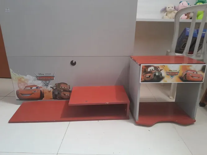 Vendo painel infantil e escrivenia 