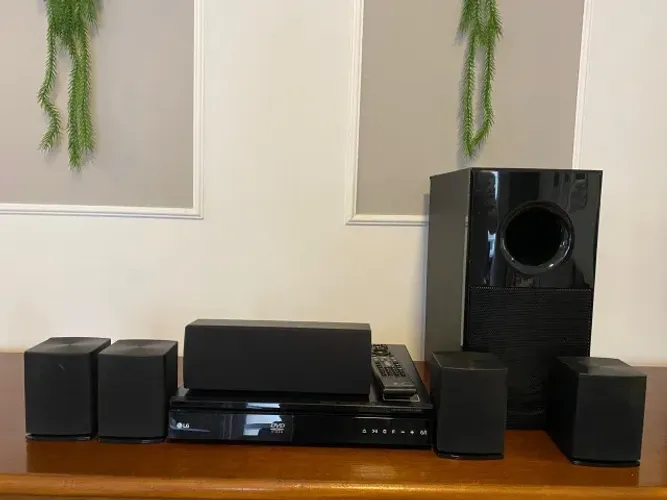 Home Theater Soundbar LG Seminovo