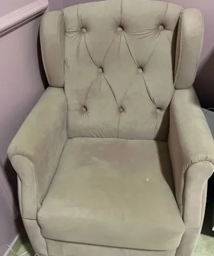 Vendo poltrona de amamentação em perfeito estado rosa 