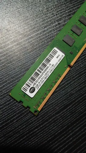 Memória RAM DDR3 4GB 1600MHz PC3-12800U para PC Desktop - Testada