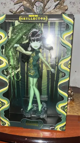 Monster high scarah screams fang club