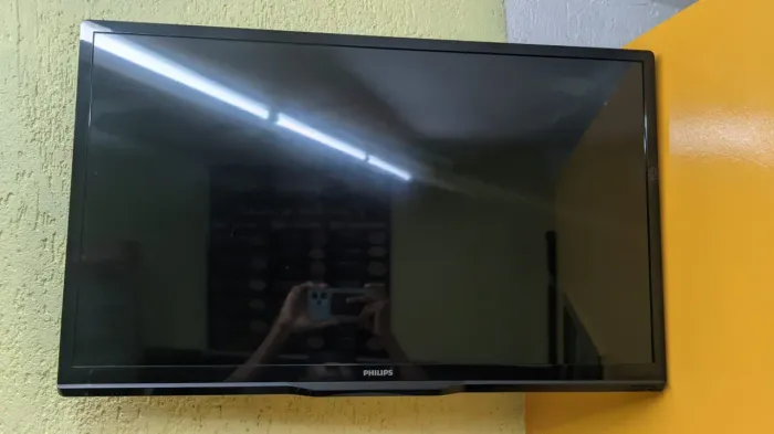 TV Philips LED 32" Completa + Suporte Articulado + Controle + Cabos