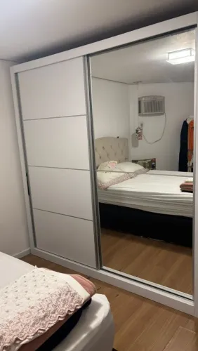 Guarda roupa usado