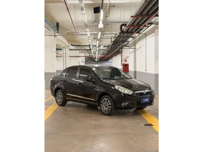 Fiat Grand Siena Essence 1.6 Flex 16V 2014