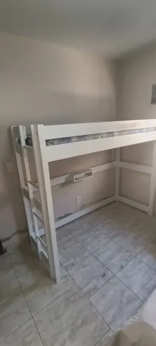 Beliche superior com colchão