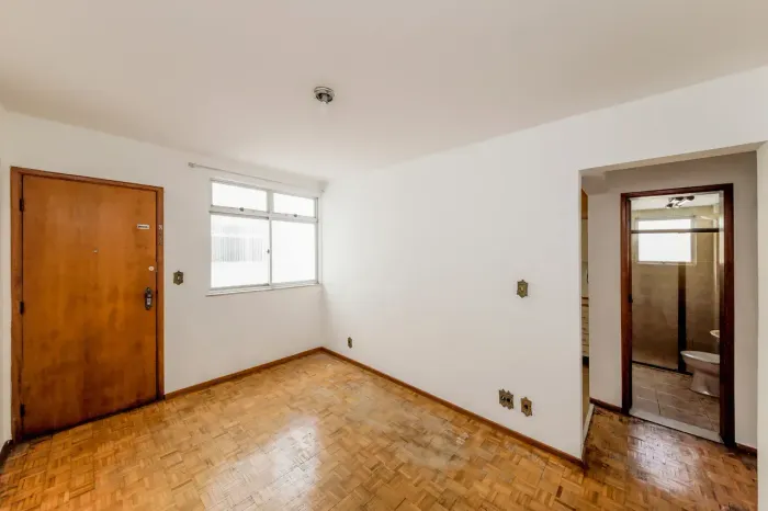 Localização estratégica no Cascatinha, este apartamento combina praticidade e ambientes ar