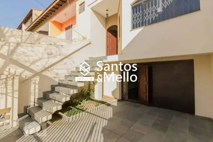 Sobrado para Aluguel 3 Dorms com 5 Vagas no Parque Jaçatuba (Santo André)
