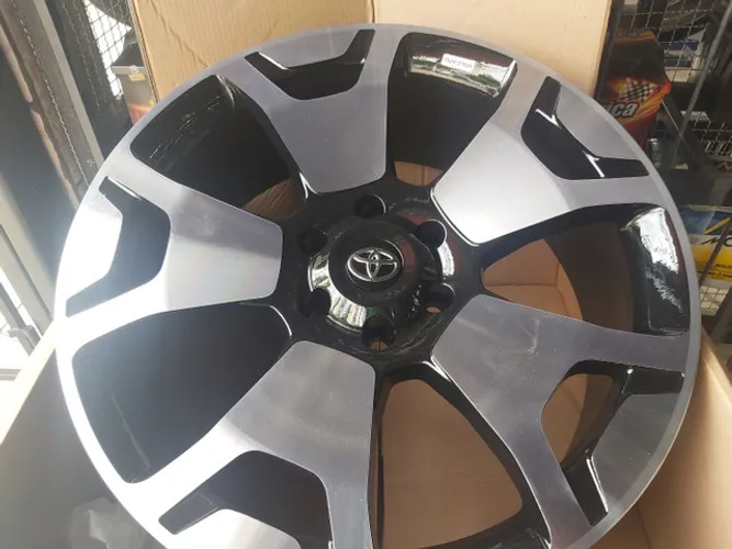Roda Hilux aro 22 Black diamantada