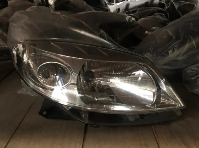 Farol Sandero 2007 ate 2011
