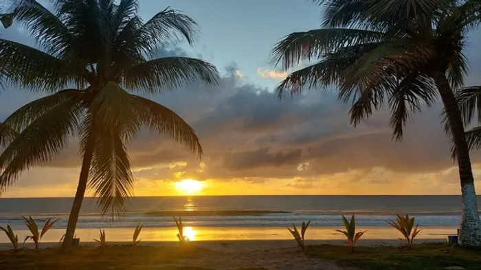 Casa para alugar em Tamandaré condomínio beira mar.