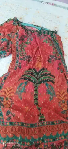 Vendo lindíssimo e novo vestido da FARM, tamanho M/ G. Não aceito trocas e não entrego.