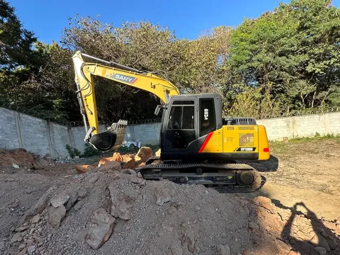 Escavadeira Sany SY135C 2020 Impecável 