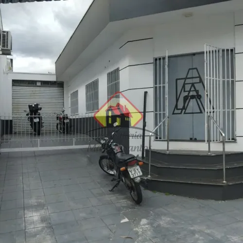 Ponto Comercial no Centro de Taubaté, em Avenida de Grande fluxo, com 320 m² de área const