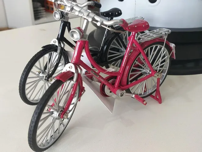 Bicicleta de Brinquedo - Miniatura de Bicicleta Clássica
