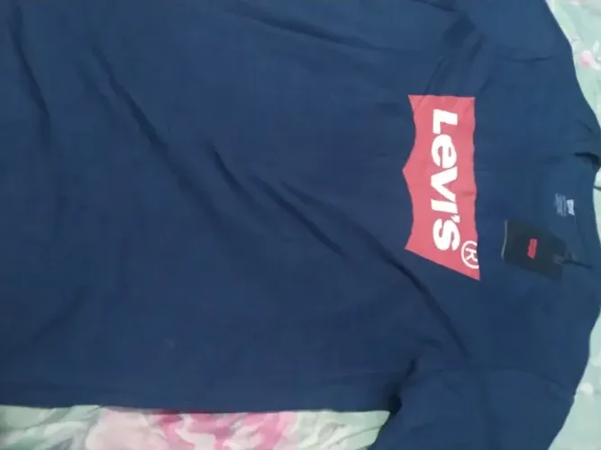 Belíssima Blusa marca Levis nova com etiqueta