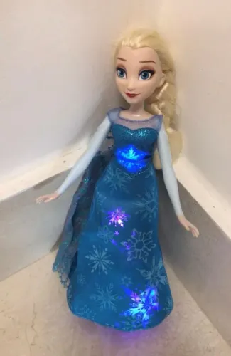 BONECA PRINCESA DISNEY ORIGINAL