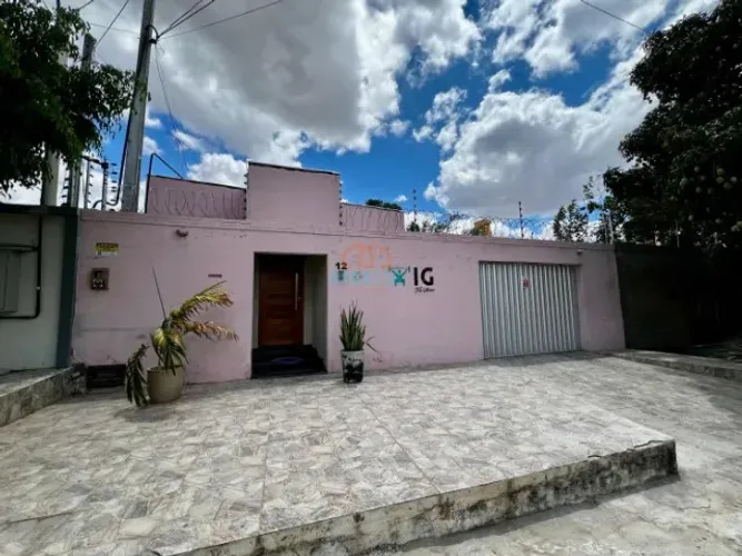 CÓD: 2930. Casa com Ponto Comercial para Venda no bairro Nova Betânia