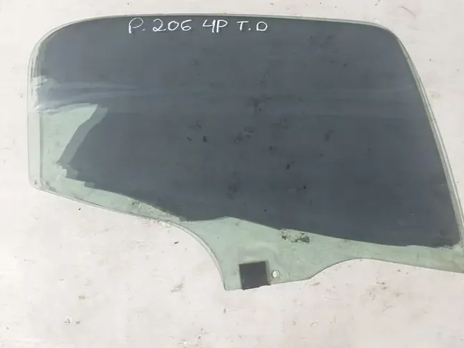 Vidro traseiro direito Peugeot 206 4p 2006