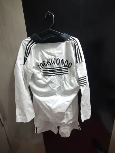 Dobok de Taekwondo Adidas