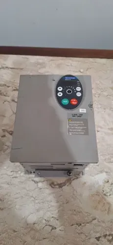 Inversor de frequência trifásico 380 volt 3 cv Schneider.