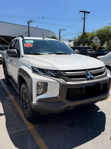 Mitsubishi L200 Tri. S. Outd. Plus 2.4 4X4 Die. AUT 2025