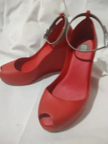 sapato plataforma Melissa tamanho 33/34 em ótimo estado