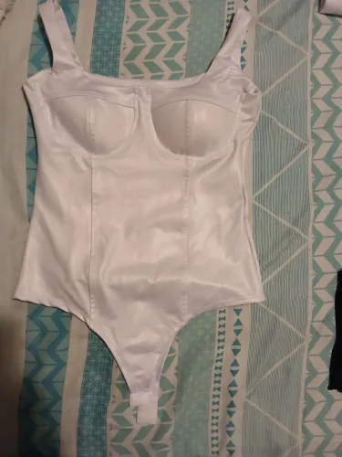 Boddy branco com bojo regato 