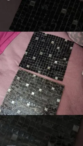 par de placas pastilha vidro parede banheiro