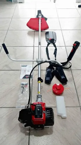 Roçadeira a gasolina 2T RT52L 52cc 2T C/ Acessórios - Toyama (nova)