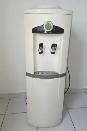 Bebedouro - Água Natural e Gelada, 20 Litros, Super Conservado!