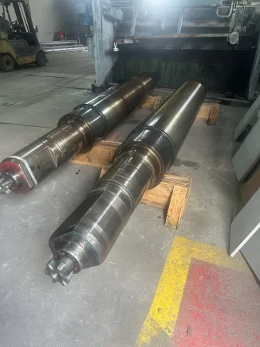 Eixos maciços forjados tarugo aço / usinagem / corte serra ou a fogo / ferro e aço / 