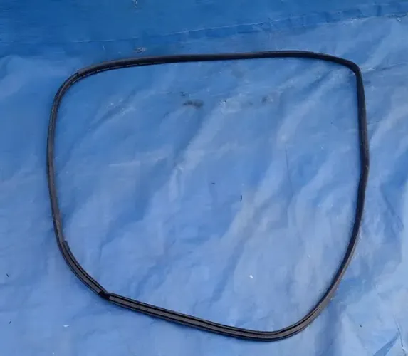 Borracha Porta Traseira Esquerda Yaris Sedan 2020 - Preto