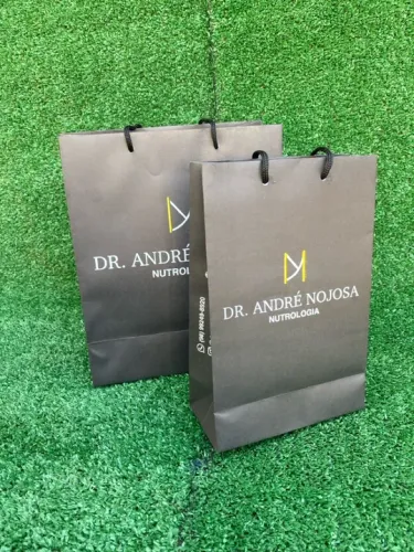 SACOLAS DE PAPEL - PERSONALIZADAS COM SUA LOGO
