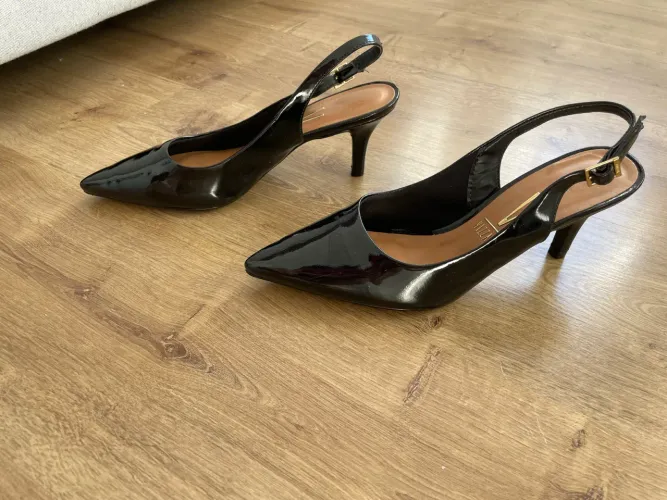 Scarpin preto num 37 verniz da Vizzano