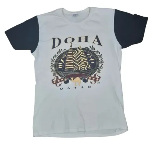 Camiseta Doha Qatar Bege Nova / G (Confecção Normal/Pequena - Medidas normais, apertada)