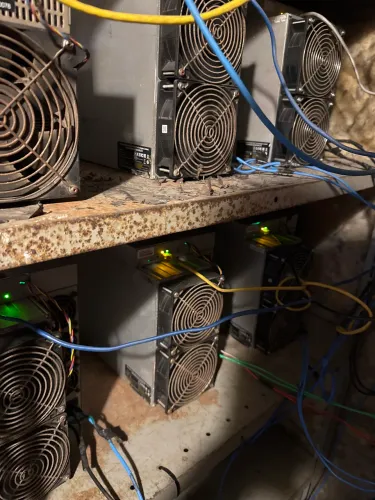 Máquina s19 para mineração de bitcoin