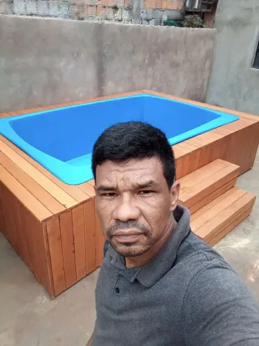 Vendo piscina do jeito da foto não é usada eu fabrico