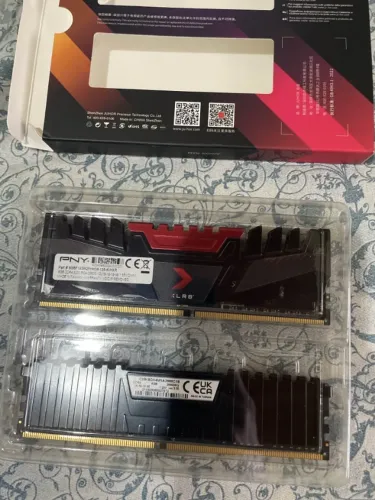 i3 9100f + Cooler box intel + 2x Memória ram 8gb, 2666/3200/