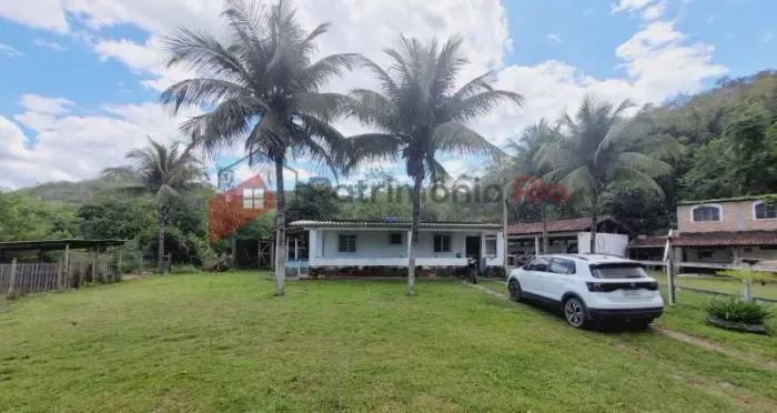 Sítio com 26 hectares à 80km do RJ