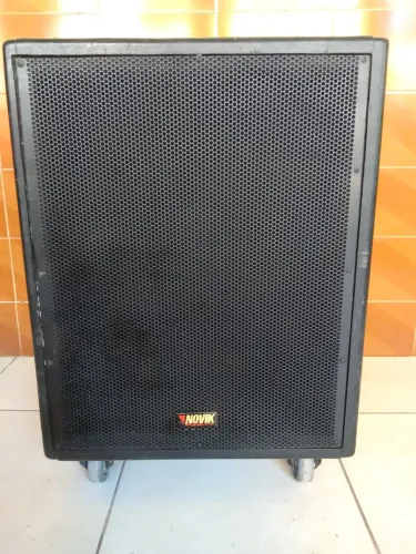 Caixa de Som Subwoofer NoviK 18 plg