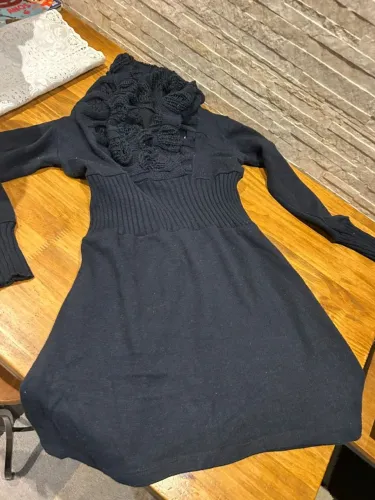 Vestido de lã azul marinho