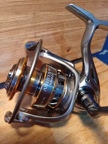 MOLINETE RYOBI ANESTA SW3000HP TODO EM ALUMÍNIO