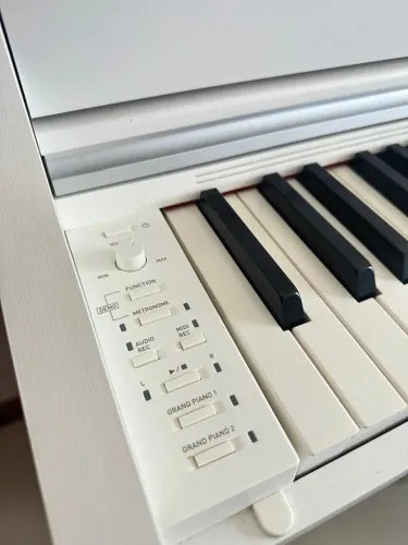 Casio piano P 470 Celviano Novíssimo 