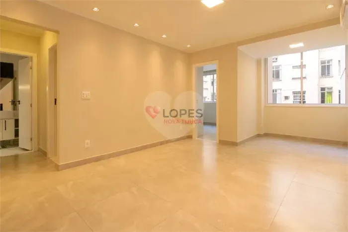 Apartamento à venda com 2 quartos no condomínio Edifício Ana Maria, Rio de Janeiro - RJ