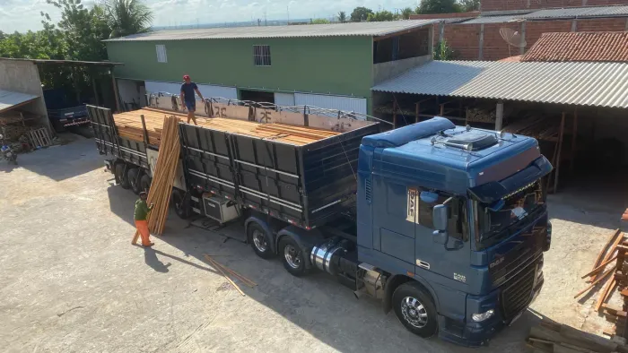 VENDO CAMINHÃO DAF 510 6x4 2020 + CARRETA 4º Eixo 2023