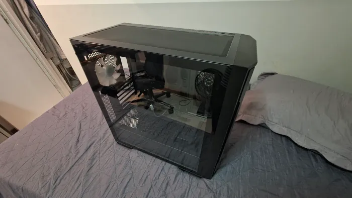 Gabinete Cougar Uniface Preto