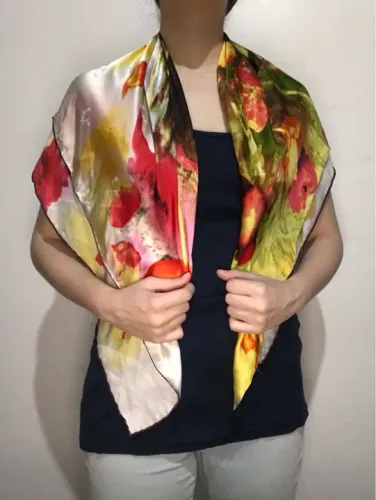 Lenço de seda estampado -  floral