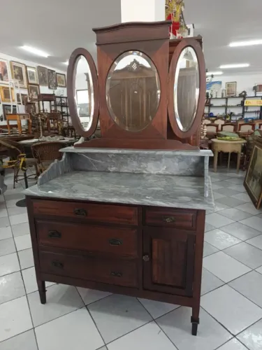 Linda Penteadeira Antiga Peça Rara em Ótimo estado